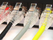Anong mga kadahilanan ang nakakaapekto sa paghahatid ng Fiber optic cables Ethernet